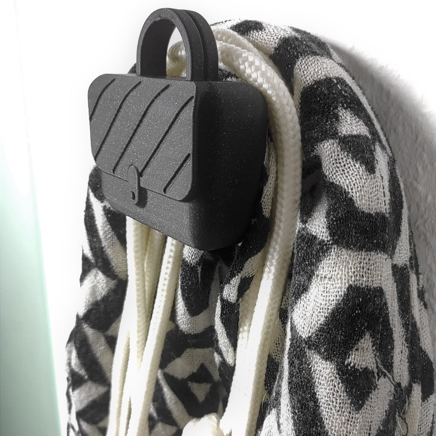 Wandhalter - Taschen schwarz glitzer Schal Tuch Taschen